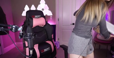 Dizzykitten xxx actress archive