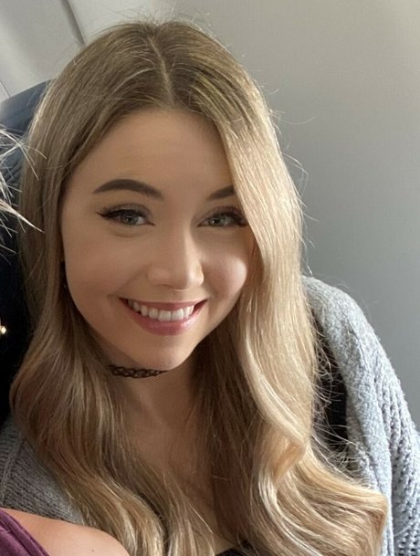 Dizzykitten modelo erótico archivo