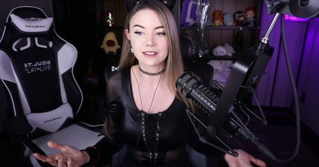 Dizzykitten model perfect pics