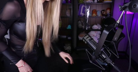 Dizzykitten star du porno adulte image