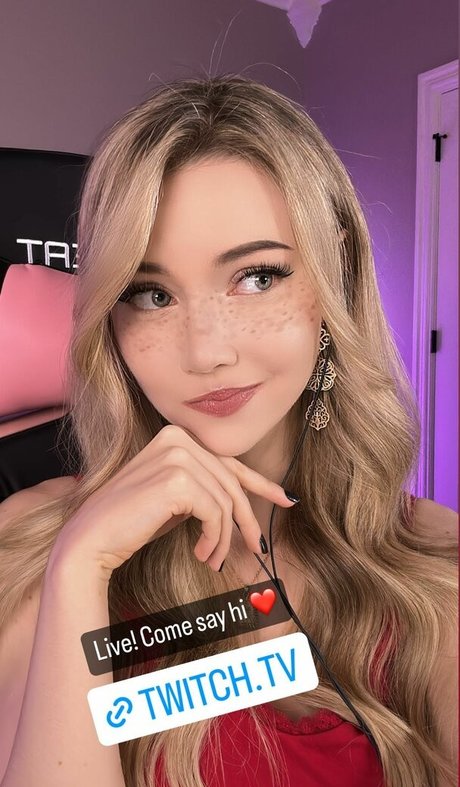 Dizzykitten exclusive pornstar image
