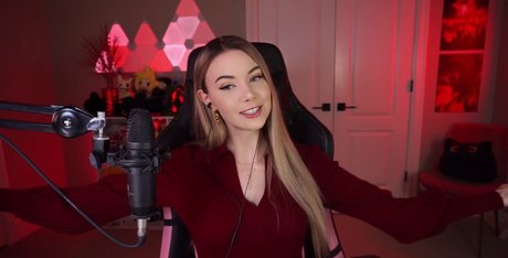 Dizzykitten nudes actress photos
