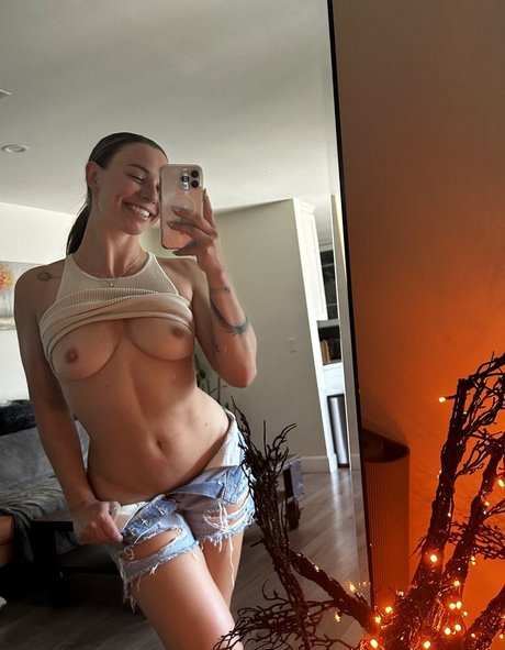 Aidra Fox modelo hd galería