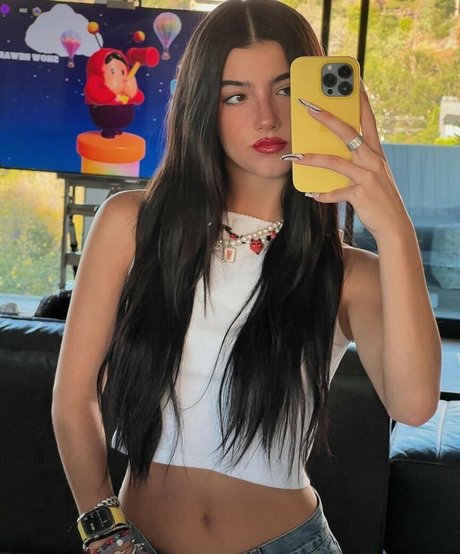 Charli D Amelio actrice exclusive archive