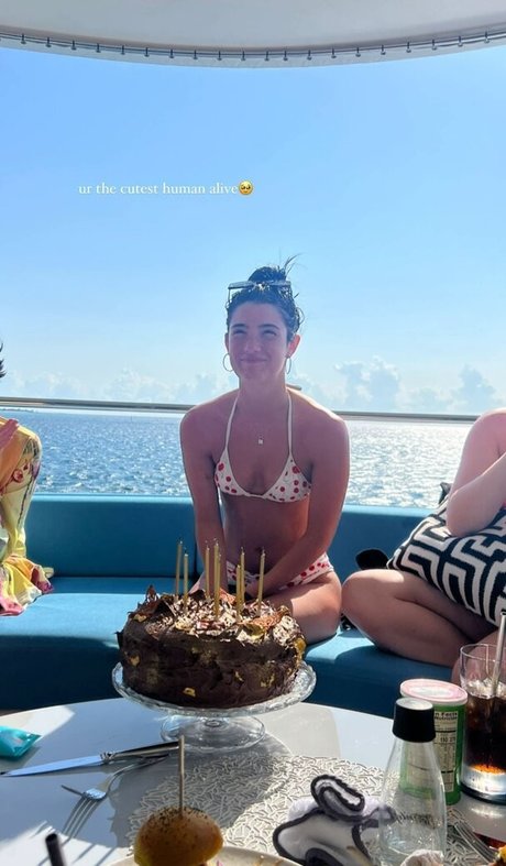 Charli D Amelio meilleure étoile img