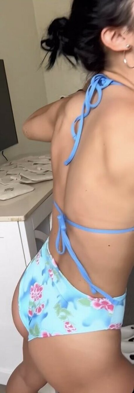 Charli D Amelio actriz erótica archivo