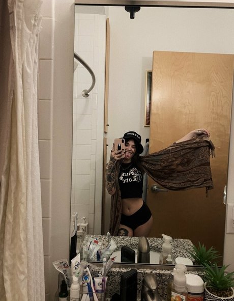 nonsalemwitch actrice libre photos