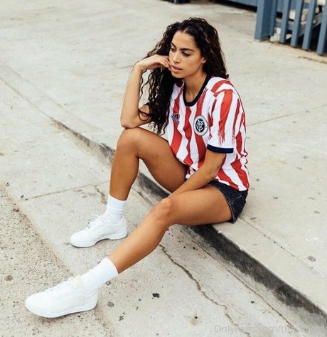 thecaligirl jolie star du porno image