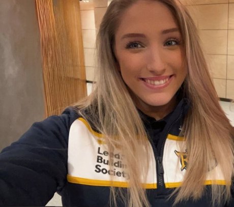 Caitlin Beevers beau modèle des photos