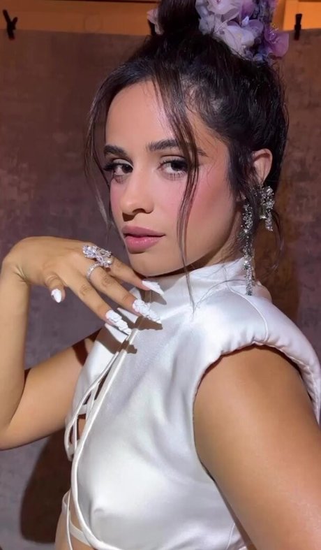 Camila Cabello jolie star du porno img
