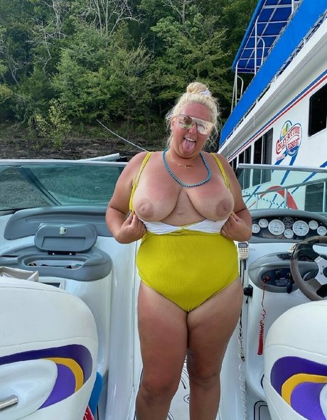 Lauren Lincoln modèle érotique des photos