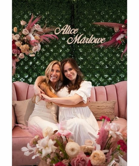 Nicolle Gironda étoile exclusive images