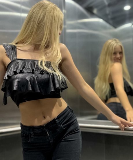 Sol Aguilera haut de star du porno photos