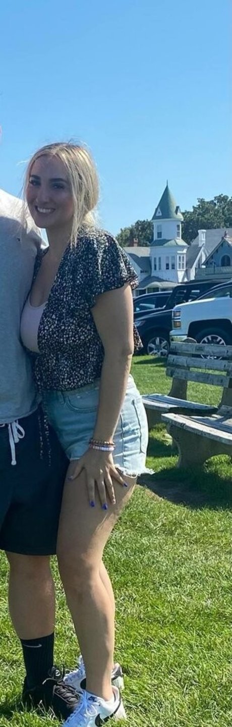 Angelina Cross estrella caliente imagen