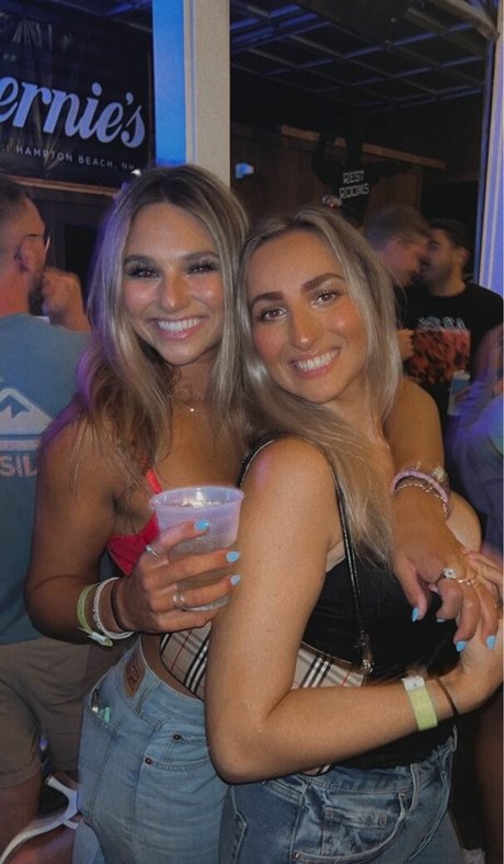 Angelina Cross modelo exclusivo galerías