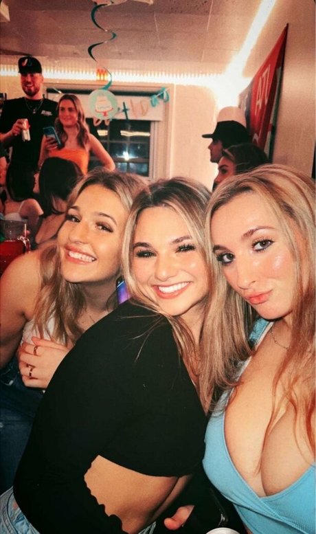 Angelina Cross actriz erótica galería