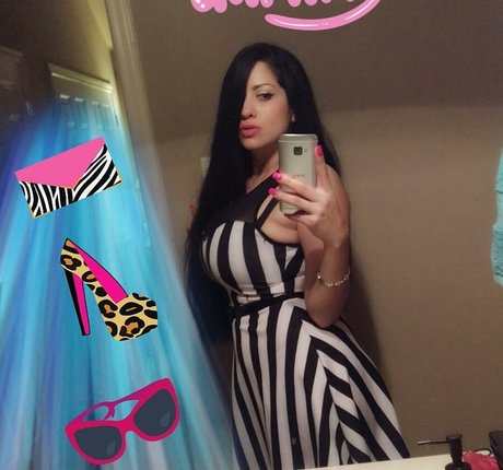 Jennifer Cortez modèle gratuit des photos