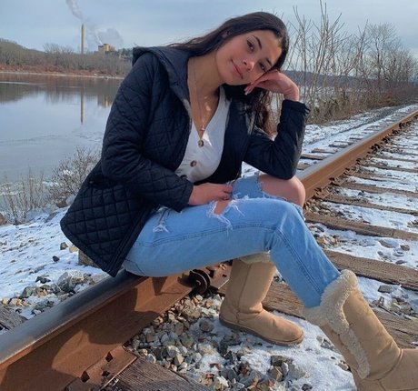 Nicole Fatone star du porno sexy archive