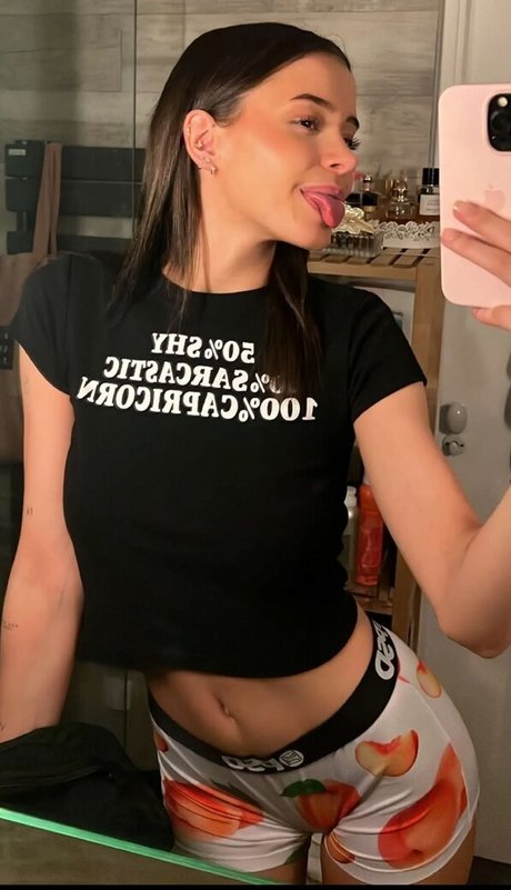 Lea Elui adult star gallery