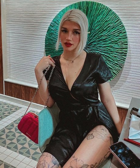 Kunshikitty actriz desnuda fotos