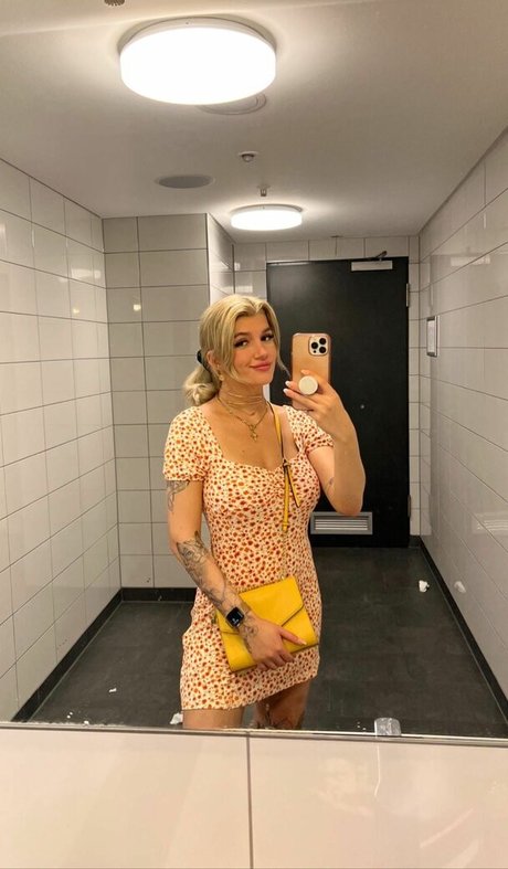 Kunshikitty modelo desnudo galerías