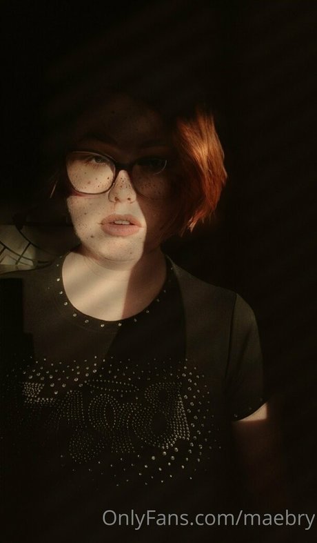 maebry star du porno adulte des photos