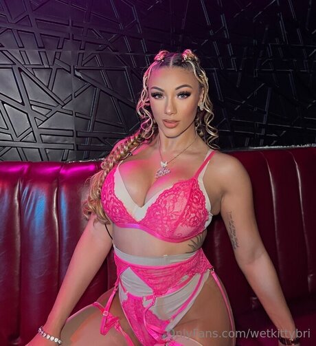 wetkittybri pornstar erotic pic