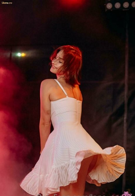 lana ocean actriz caliente foto