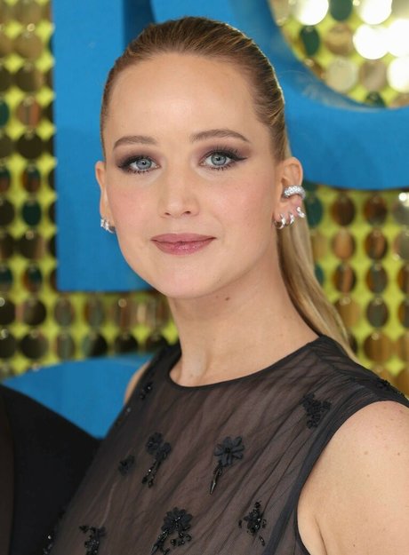 Jennifer Lawrence modelo adulto foto