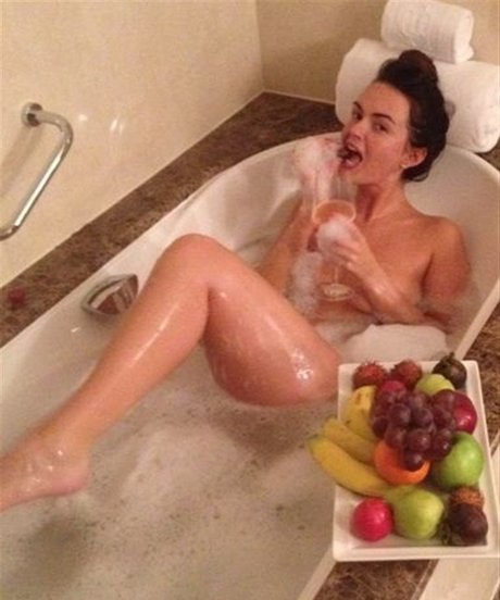 Jennifer Metcalfe modèle sexy des photos