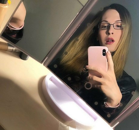 ts avy white belle actrice collection