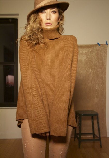 Dichen Lachman sexy actress photos