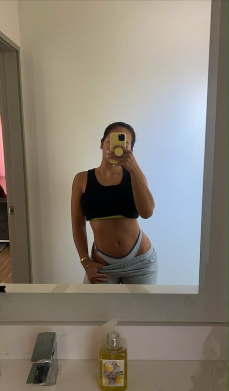 ginavhuynh modelo atractivo fotos