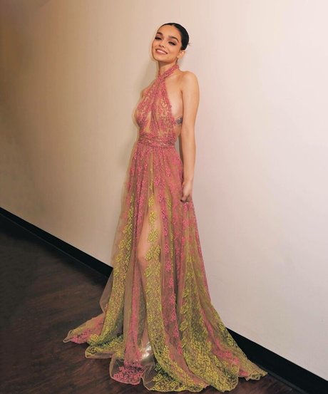 Rachel Zegler estrella porno hd archivo