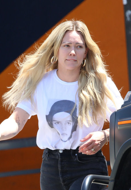 Hilary Duff modèle érotique collection