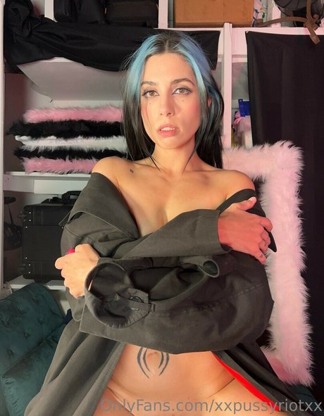 xxpussyriotxx modèle chaud collection