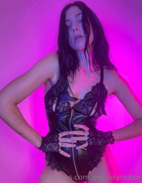 xxpussyriotxx top star photo