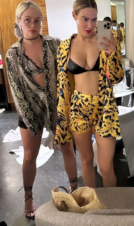 WWE Lana art star du porno galeries