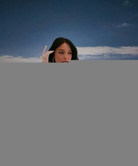 QuarterJade modelo caliente archivo