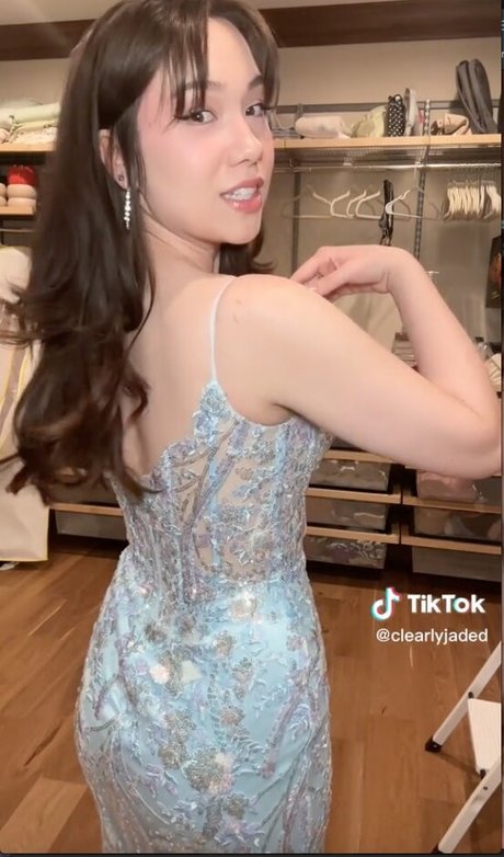 princesse enceinte onlyfans très chaud galerie