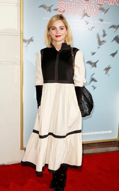 Jenna Coleman estrella porno atractiva archivo