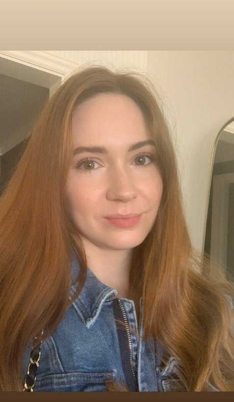 Karen Gillan star nudes photo