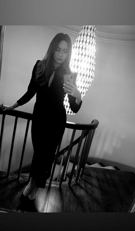 Karen Gillan actrice adulte photos