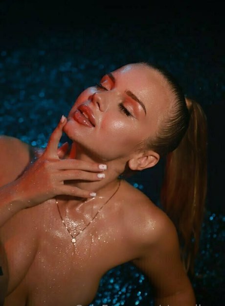 stormibee modelo gratis fotos