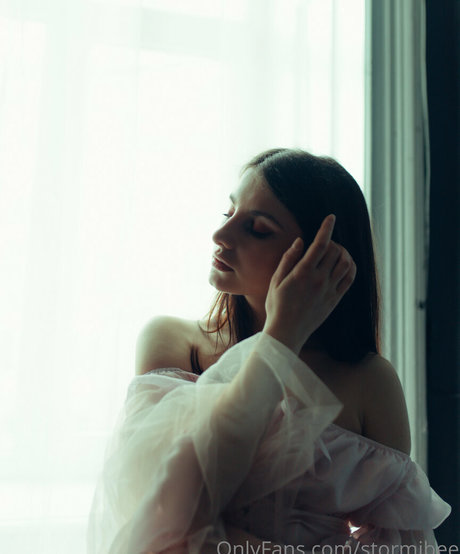 stormibee estrella hermosa fotos
