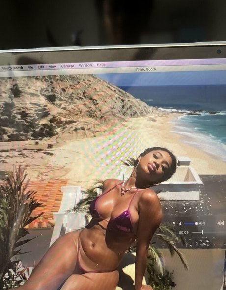 Saweetie hot model archive