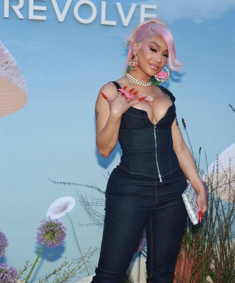 Saweetie modèle de sexe galeries