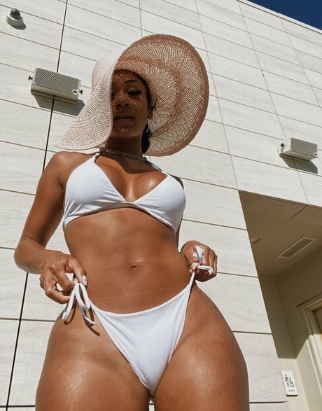 Saweetie beautiful star pics