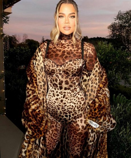 Khloe Kardashian art modèle images