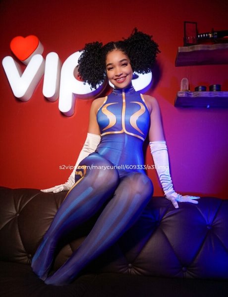 Marycuriell estrella desnuda archivo